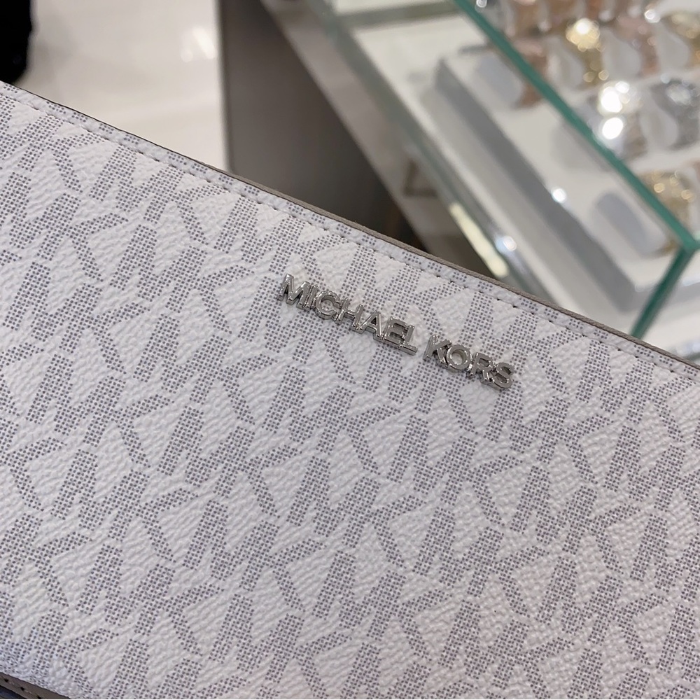 MICHAEL KORS Large Logo Continental Wallet - Picture 2 of 5
